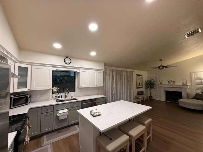 Photo - 1763 Lady Slipper Cir