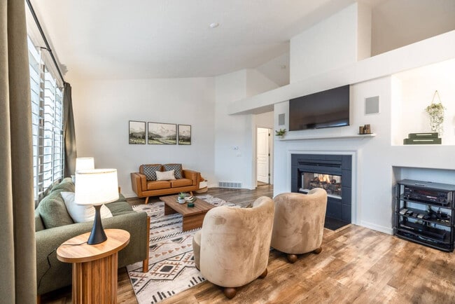 Building Photo - 1267 E Hickenlooper Way Unit ID1375929P