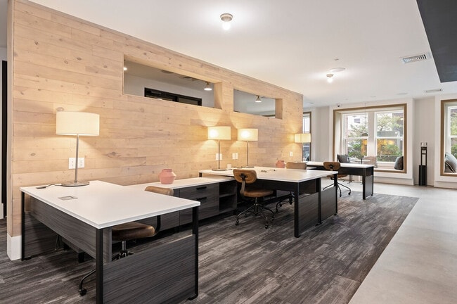 Photo - 975 Memorial Dr SE Unit SI ID1511234P