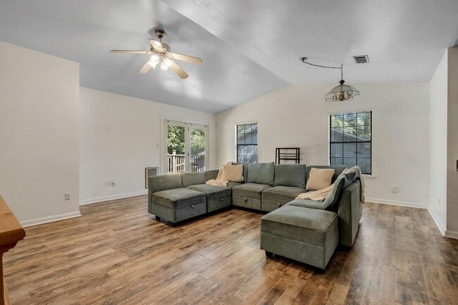 Photo - 1826 Meriadoc Rd