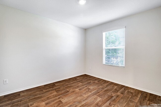 Photo - 2850 Lindenwood Run