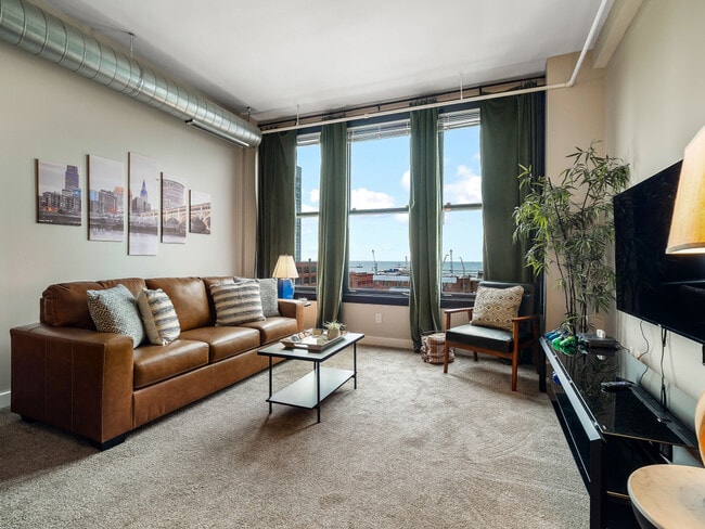 Building Photo - 1211 W 9th St Unit ID1061095P