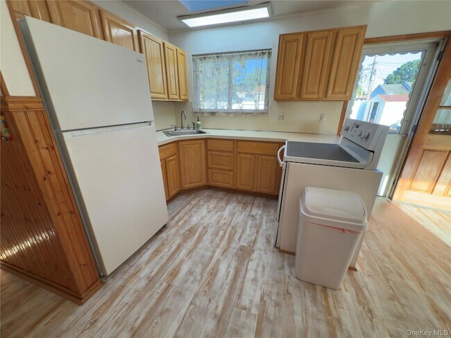Photo - 865 Prescott St