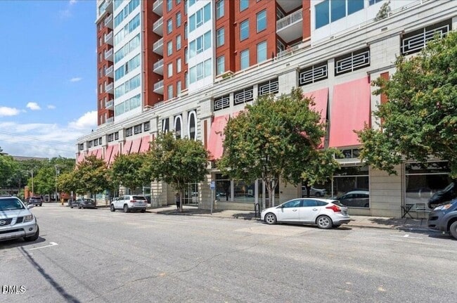Photo - 400 W North St