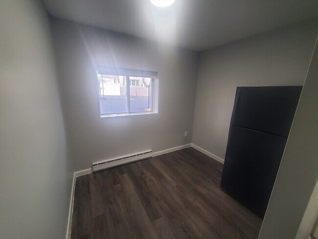 Photo - 760 Cummins Hwy Unit 4