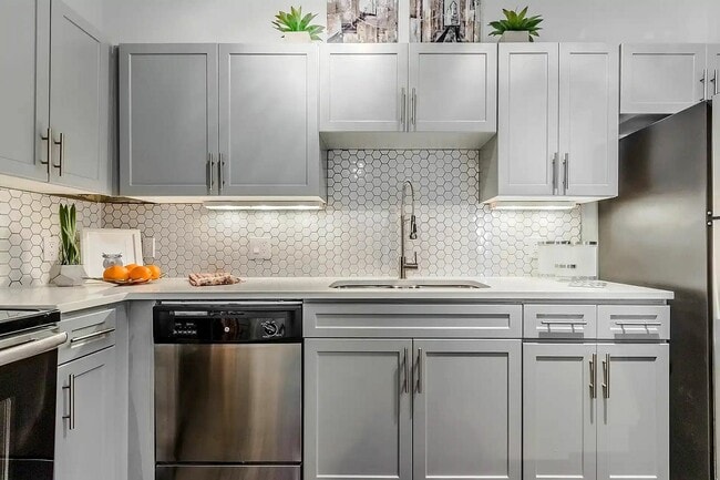 Building Photo - Urban House