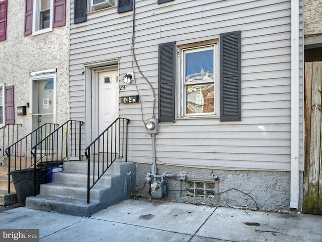 Photo - 24 W Front St