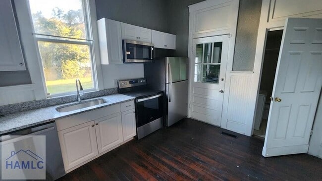 Photo - 826 E Duffy St