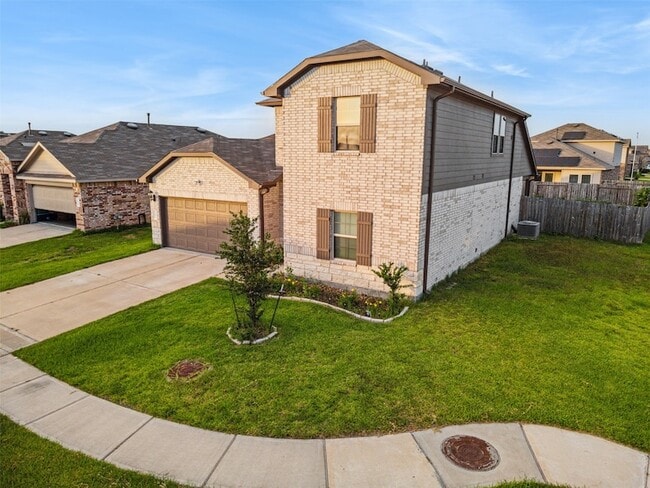 Photo - 5102 Hedgerose Ln