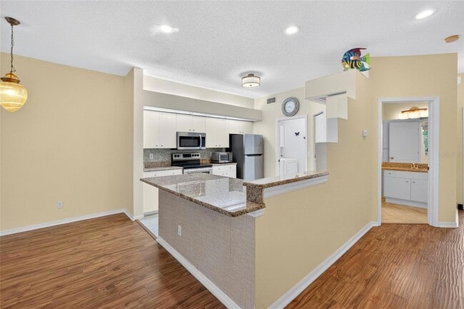 Photo - 245 Hemingway Dr