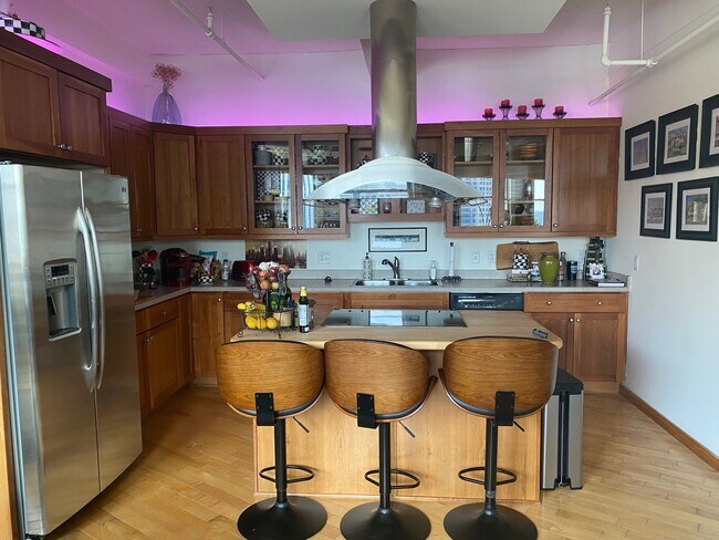 Photo - Temple Building