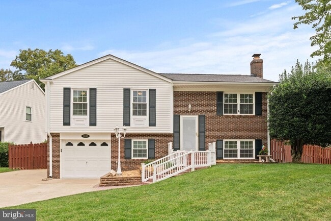 Building Photo - 5590 Neddleton Ave