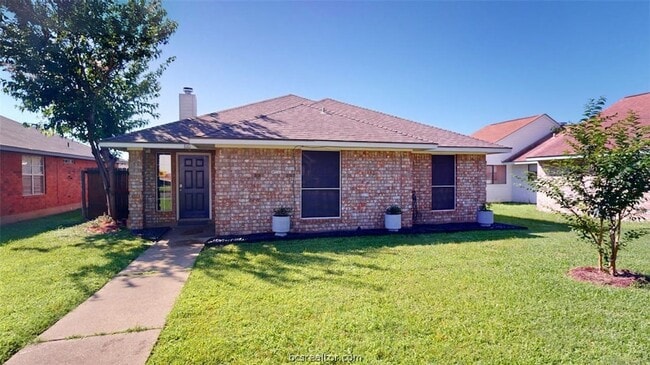 Photo - 810 Camellia Ct