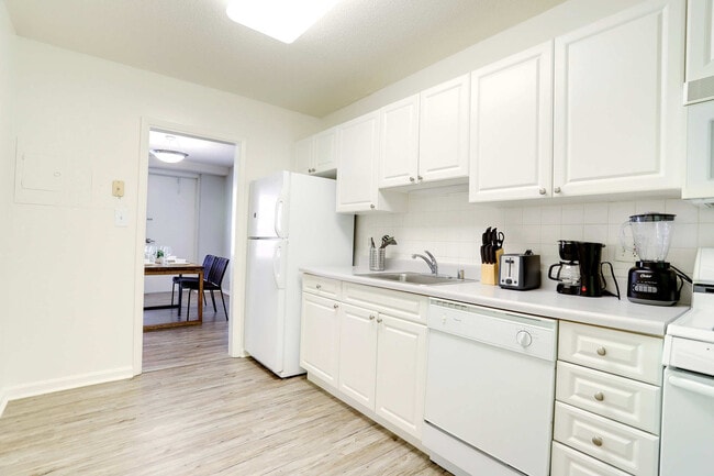 Photo - 2111 Richmond Hwy Unit FL9-ID1022406P