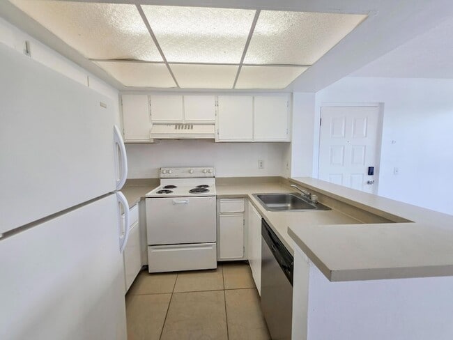 Photo - 708 Executive Center Dr Unit 12