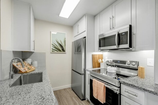 Interior Photo - Cortland Sun River