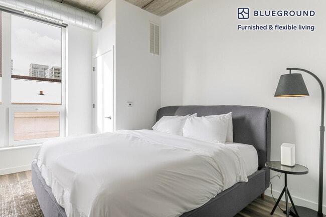 Building Photo - 61 W Erie St Unit SI FL3-ID1402