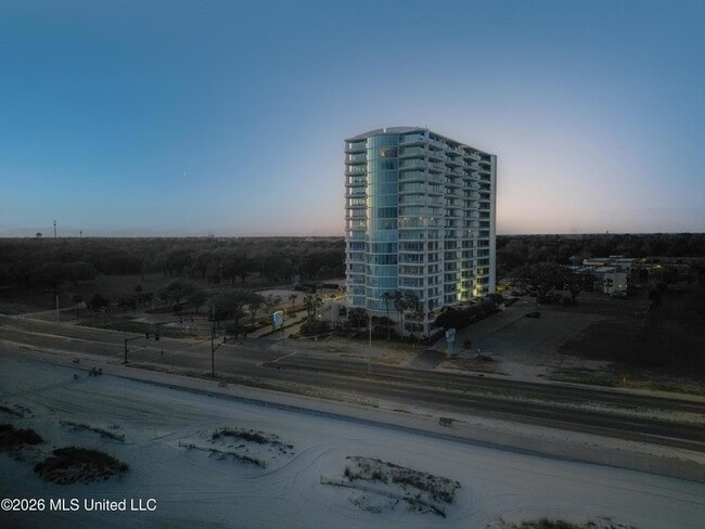 Building Photo - 2060 Beach Blvd Unit 1407