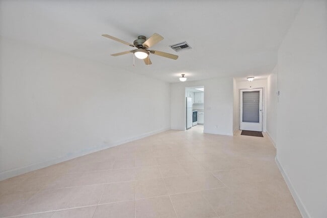 Photo - 2765 Ashley Dr W