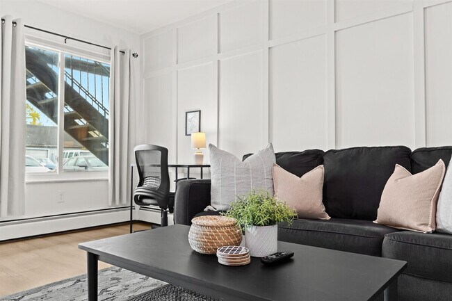 Photo - 22 2nd St Unit ID1032305P