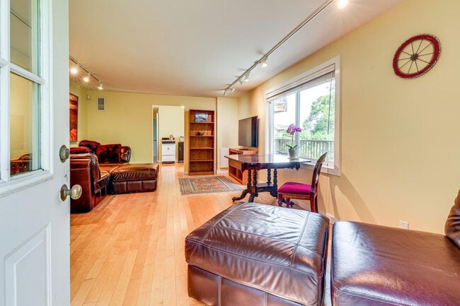 Photo - 4 Laverne Ave Unit ID1304987P