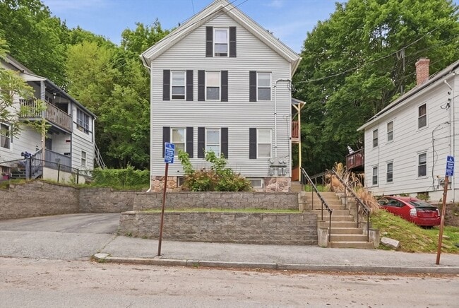 Building Photo - 6 Oswald St Unit 1