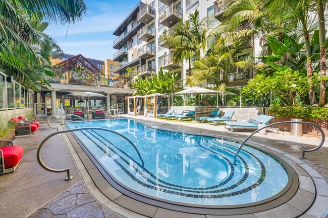 Building Photo - Artisan