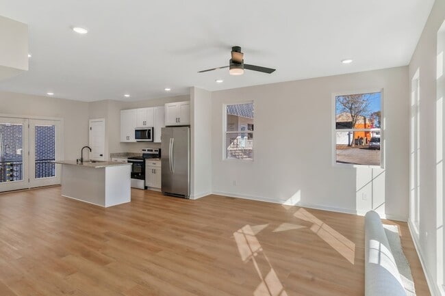 Photo - 310 Cedar St