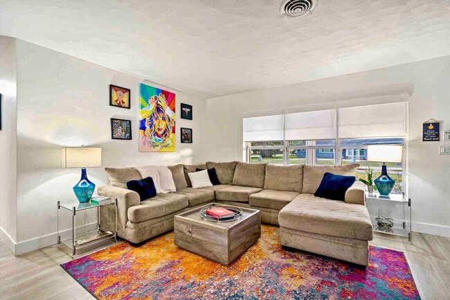 Building Photo - 6901 SW 14th St Unit SI ID1594731P