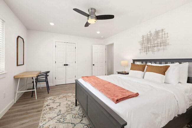 Photo - 804 SW 2nd St Unit ID1302335P