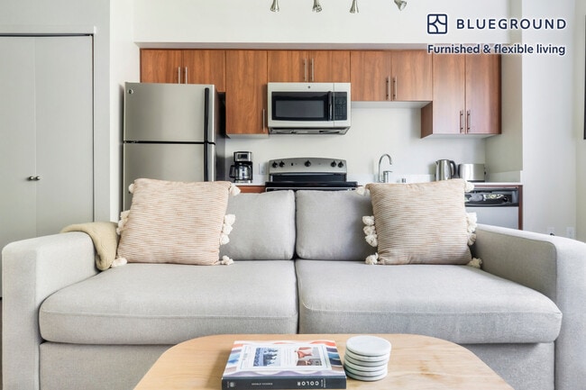 Photo - 4302 7th Ave NE Unit FL3-ID913