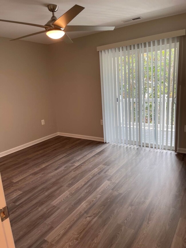 Photo - Clarys Crossing