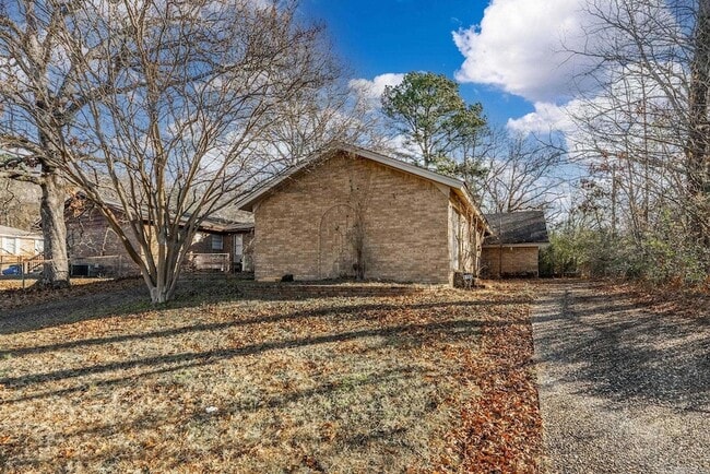 Photo - 6104 Meadowbrook Ln