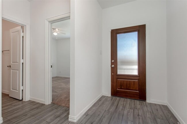 Photo - 2157 Clarion Dr