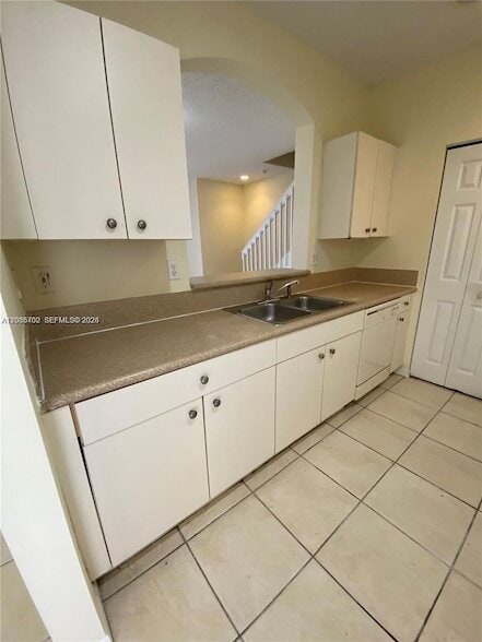 Photo - 959 NE 42nd Pl