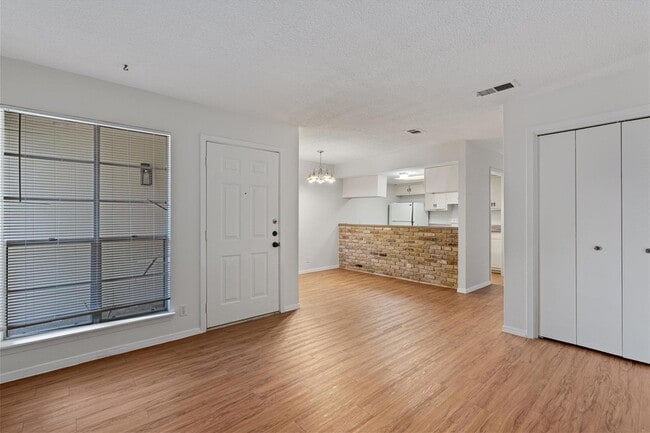 Photo - 3426 Willowrun Dr Unit B