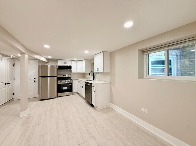 Photo - 5536 N Spaulding Ave