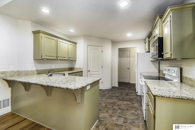 Photo - 2108 S 197th St