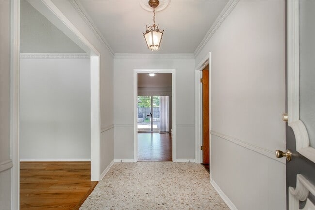 Photo - 6105 E University Blvd