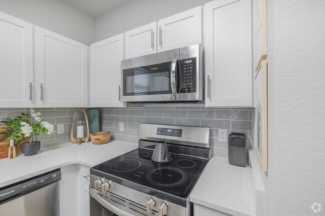 2BR, 2 BA - 1,256SF - Kitchen Appliances - Sage at Ingleside