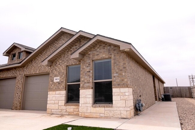 Photo - 1902 Langford Ave Unit B