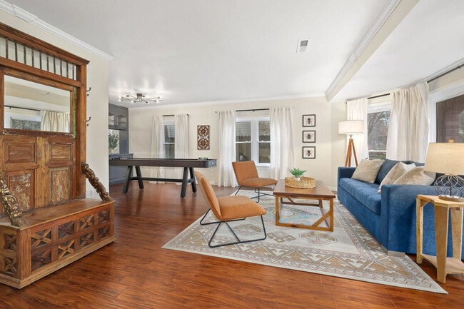 Photo - 604 NW B St Unit ID1221860P