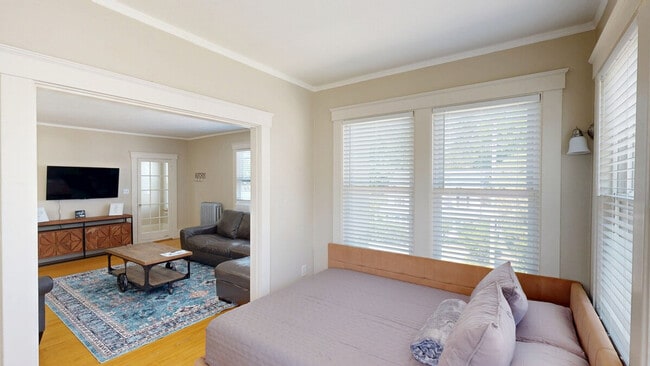 Photo - 128 1/2 Elm Street-SI ID1380181P Unit SI ID1380181P