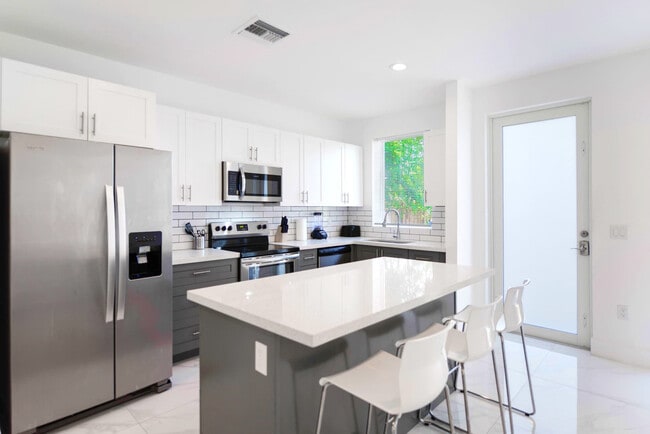 Photo - 1175 NW 26th St Unit FL1-ID1022302P