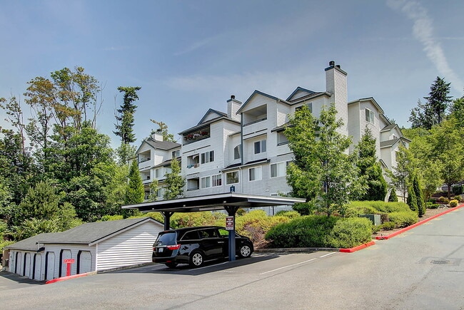 Building Photo - Castle Creek