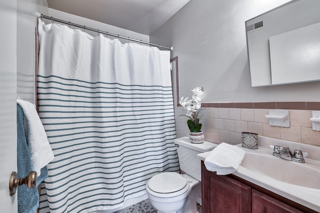 Photo - Misty Pines Apartments