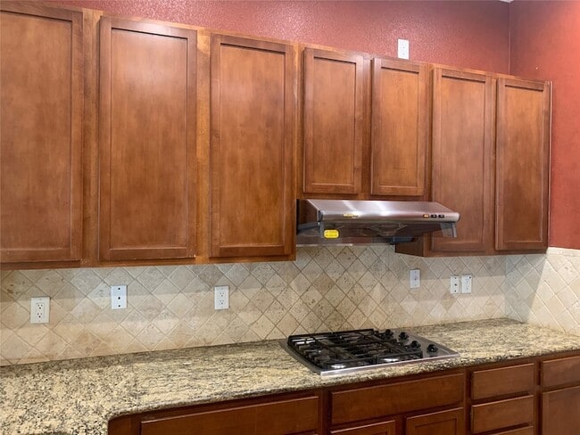 Photo - 2105 Lucerne Cove