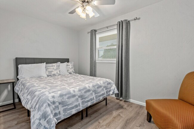 Photo - 928 W Browning St Unit ID1296526P