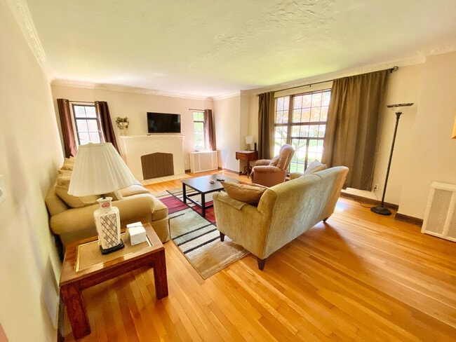 Building Photo - 15388 Glynn Rd Unit ID1057675P