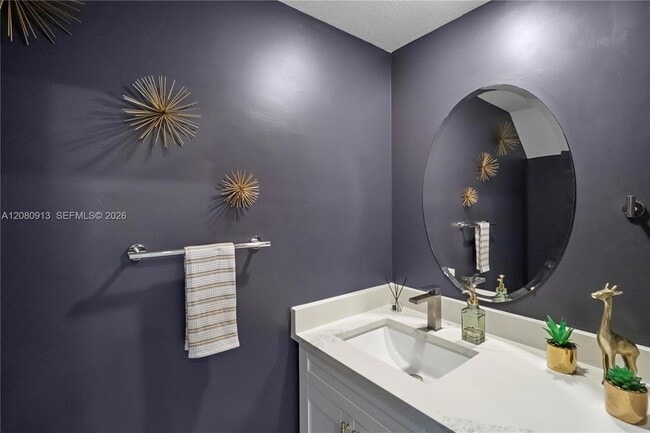 Photo - 957 NE 211th St